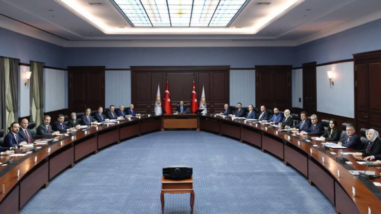 AKP MYK toplanıyor: İşte masadaki konular...