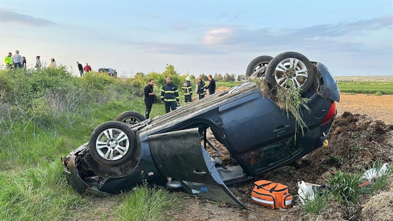 Edirne'de otomobil tarlaya uçtu: 1 ağır yaralı