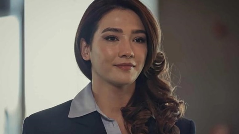 Aybüke Pusat'a bir engel daha! Bu kez de tiyatro oyunu iptal edildi