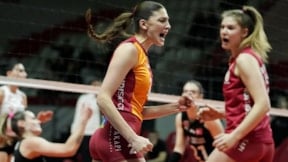 Galatasaray kaptanı, TRT'den kovulan Aybüke Pusat'a destek verdi