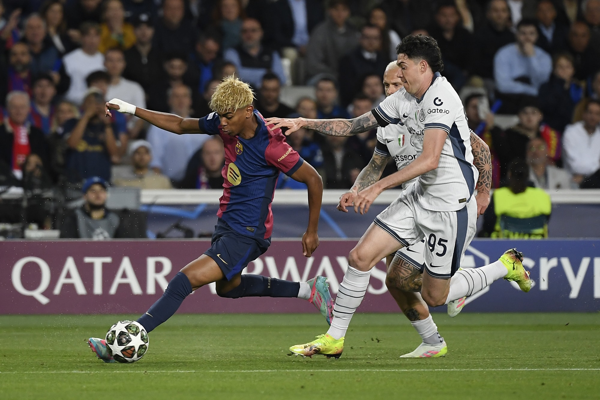 Final bileti İtalya'ya kaldı! Altı gollü maçta Çalhanoğlu asist yaptı