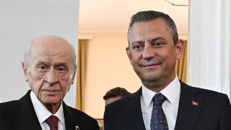 Özgür Özel'den Bahçeli'ye yanıt: Benim savaşım niye seninle olsun?