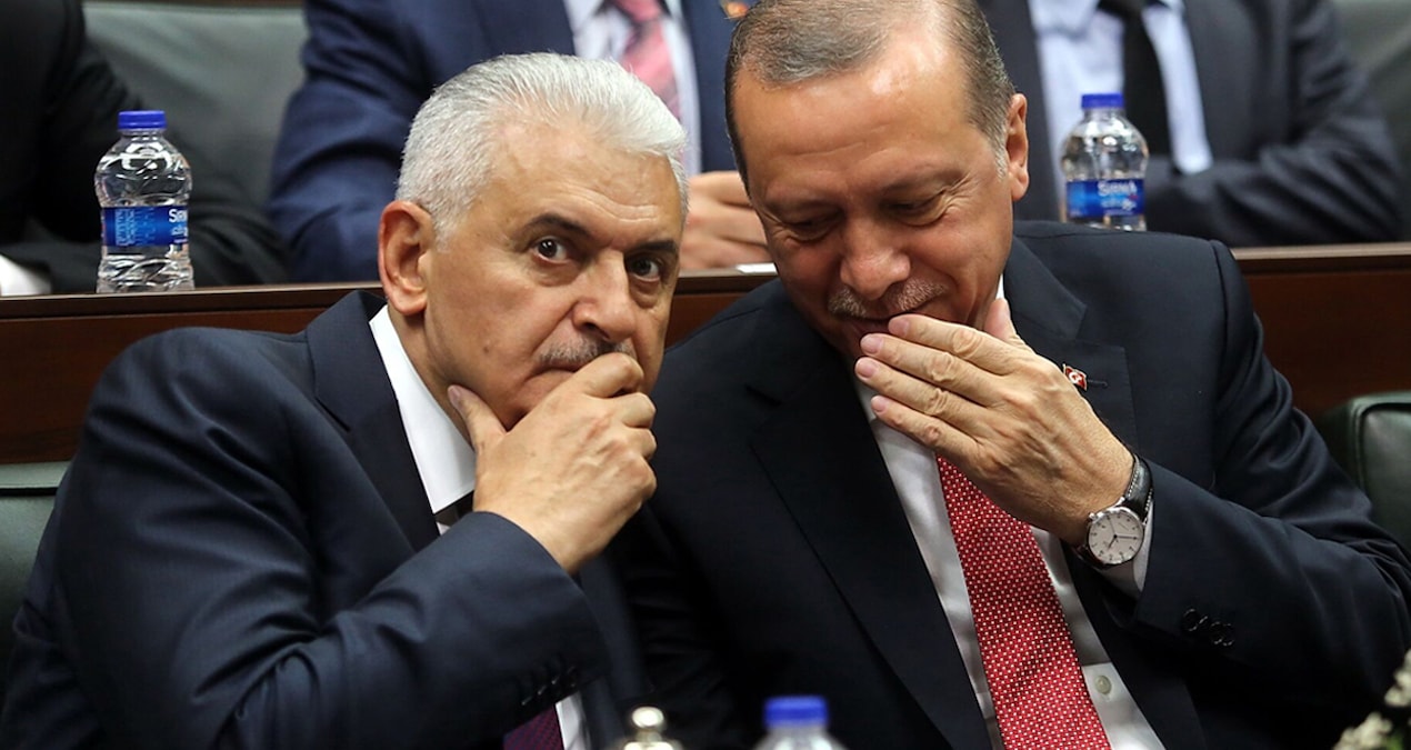 Yıldırım'ın kaçak çay ve sigara talebi Erdoğan'ı çıldırttı: 'Başka işin mi yok Binali!' thumbnail