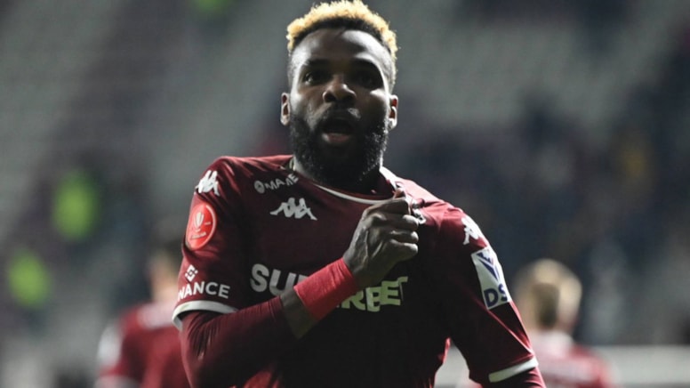 Süper Lig'in gol kralı 11. kattan düşerek hayatını kaybetti!