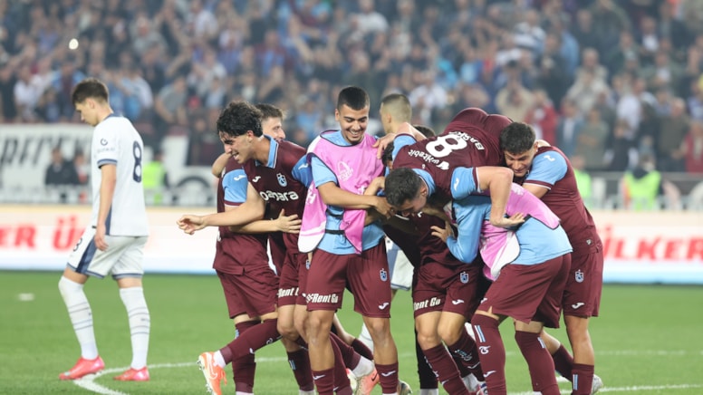 Trabzonspor'un gençleri tarih yazmaya devam ediyor! Rekorla yarı finalde