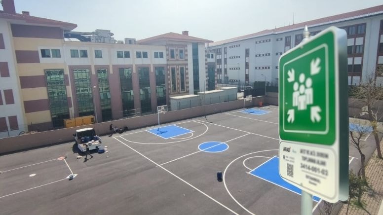 İstanbul Valiliği duyurdu: Okul bahçeleri, spor salonları halkın kullanımına açıldı