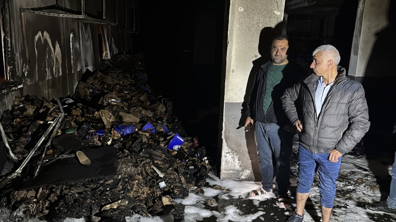 Fabrikada yangın: 11 kişi dumandan etkilendi