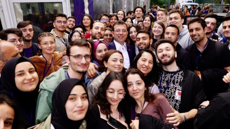 Ekrem İmamoğlu 100 bin öğrenciye seslendi: 'Güzel haberi vereyim'