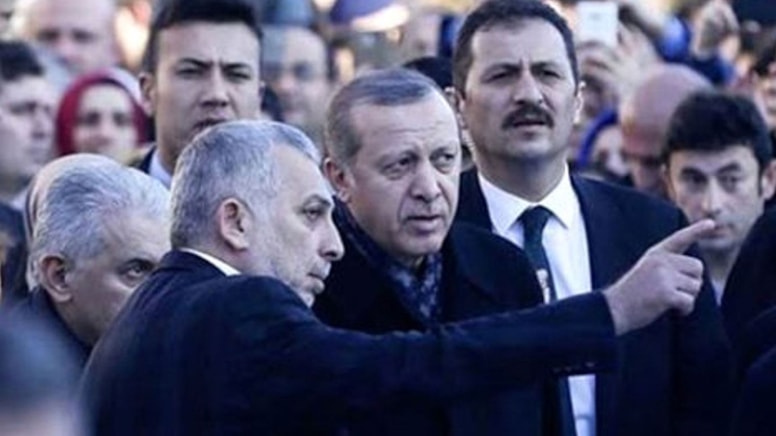 AKP'li isim böyle isyan etti: 'Çözüm, liyakat, ehliyet, hak, adalet'