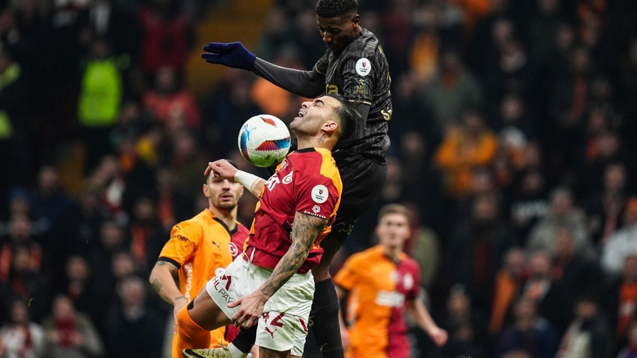 Trabzonspor-Galatasaray maçının tarihi açıklandı