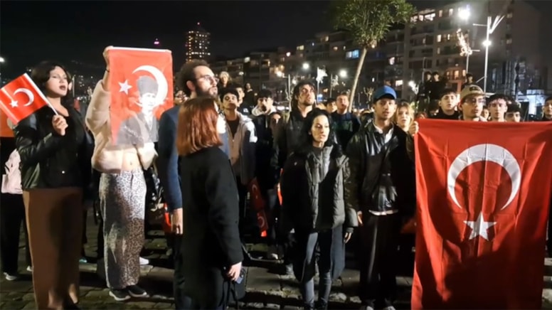 İzmir'de eylem yapmak isteyen gençlere polis engeli