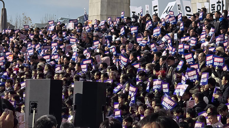 Güney Kore'de binlerce kişinin protestoları sürüyor