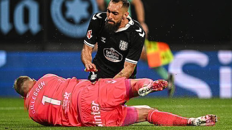 Öyle bir faul yaptı ki... Kaleci bağırsak ameliyatı oldu