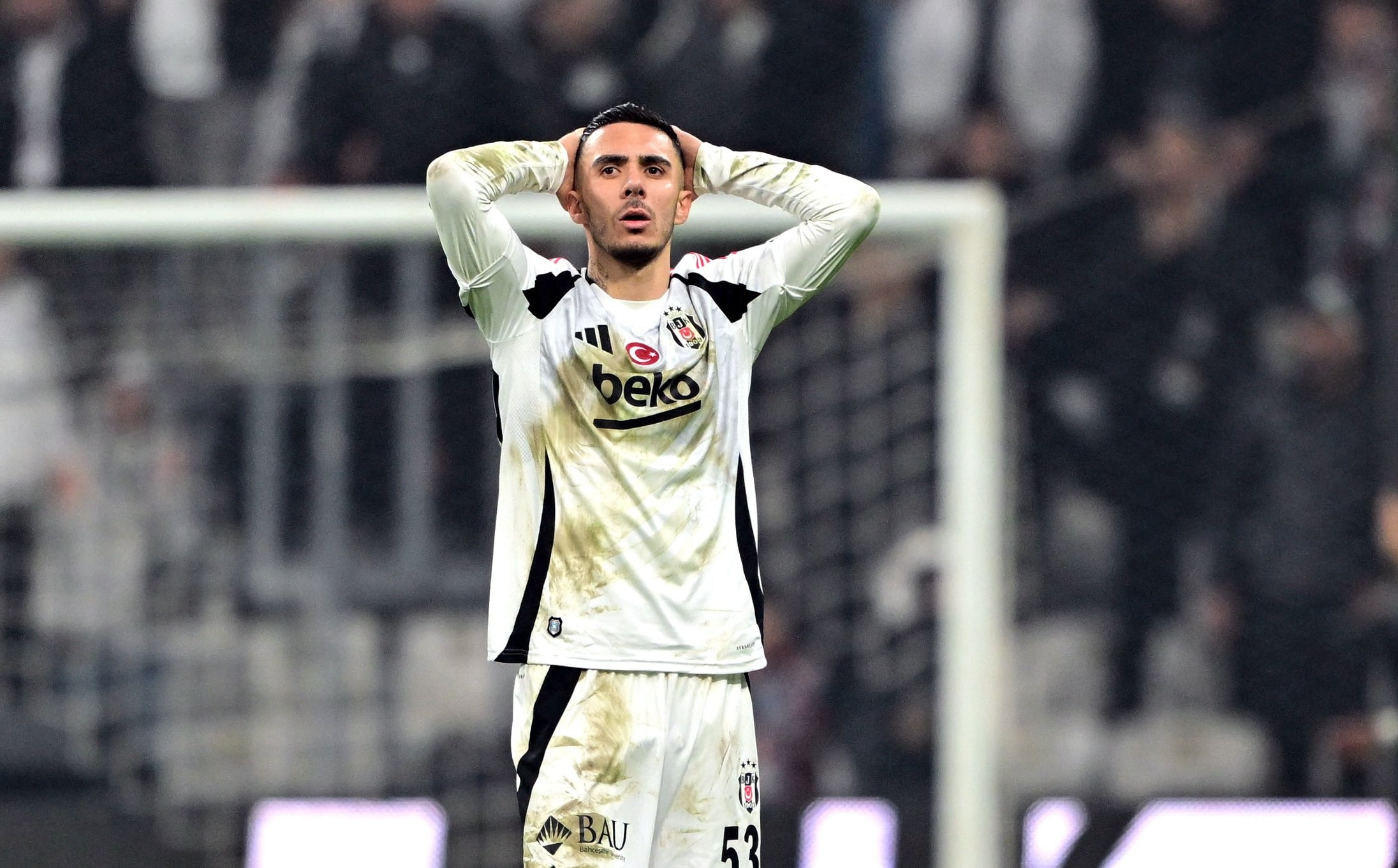 Beşiktaş'a Emirhan Topçu'dan kötü haber