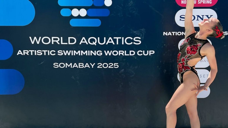 Ece Üngör'den yüzmede tarihi başarı