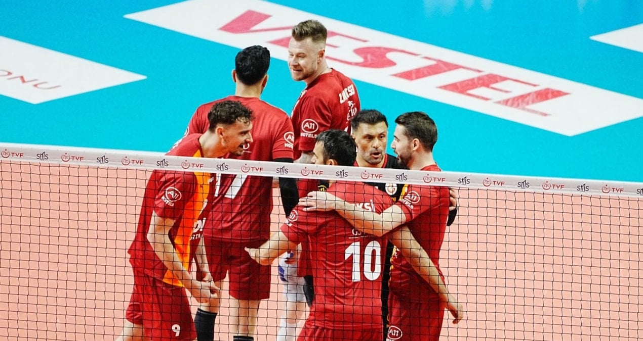 Galatasaray derbide Fenerbahçe'yi yendi, finale yükseldi thumbnail