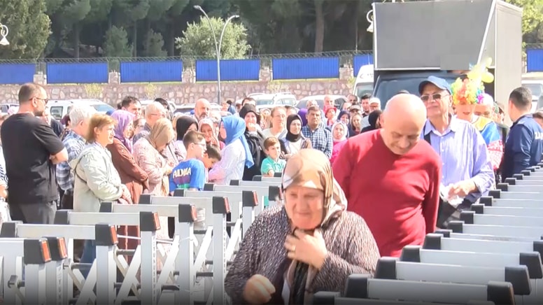 Gören kuyruğa girdi, 2 ton balık kısa sürede tükendi