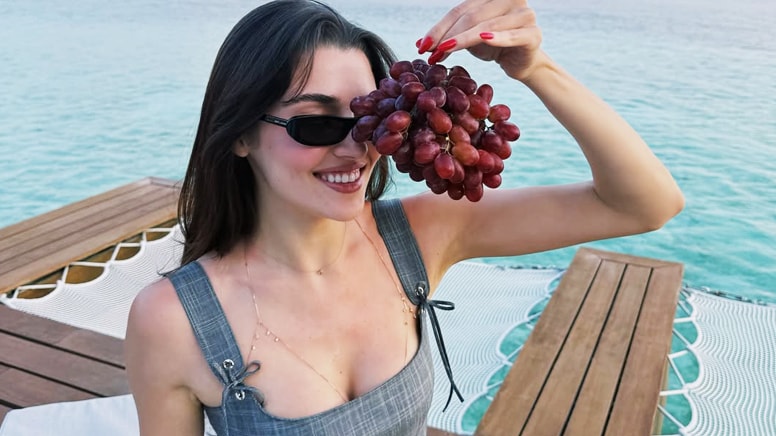 Hande Erçel Maldivler'den paylaştı, herkesin aklına o soru geldi