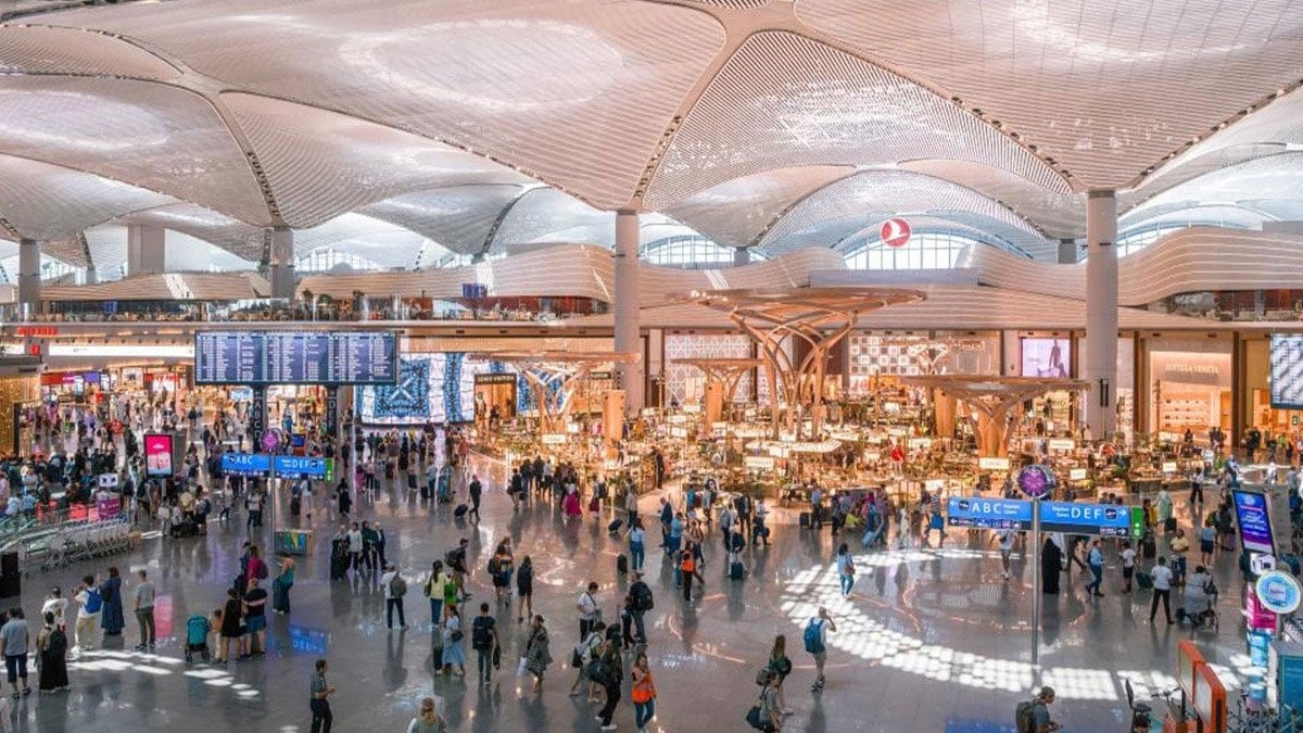 Türkiye'de hava yoluyla seyahat eden yolcu sayısı 64,2 milyonu aştı