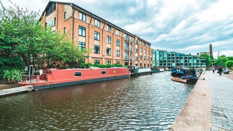 Kiralar yükselince binlercesi suda yaşamaya başladı: Halk 'modern göçebeler' diyor