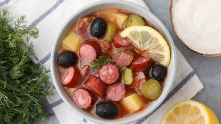 En zararlı çorba seçildi, ama Ruslar bayılarak içiyor!