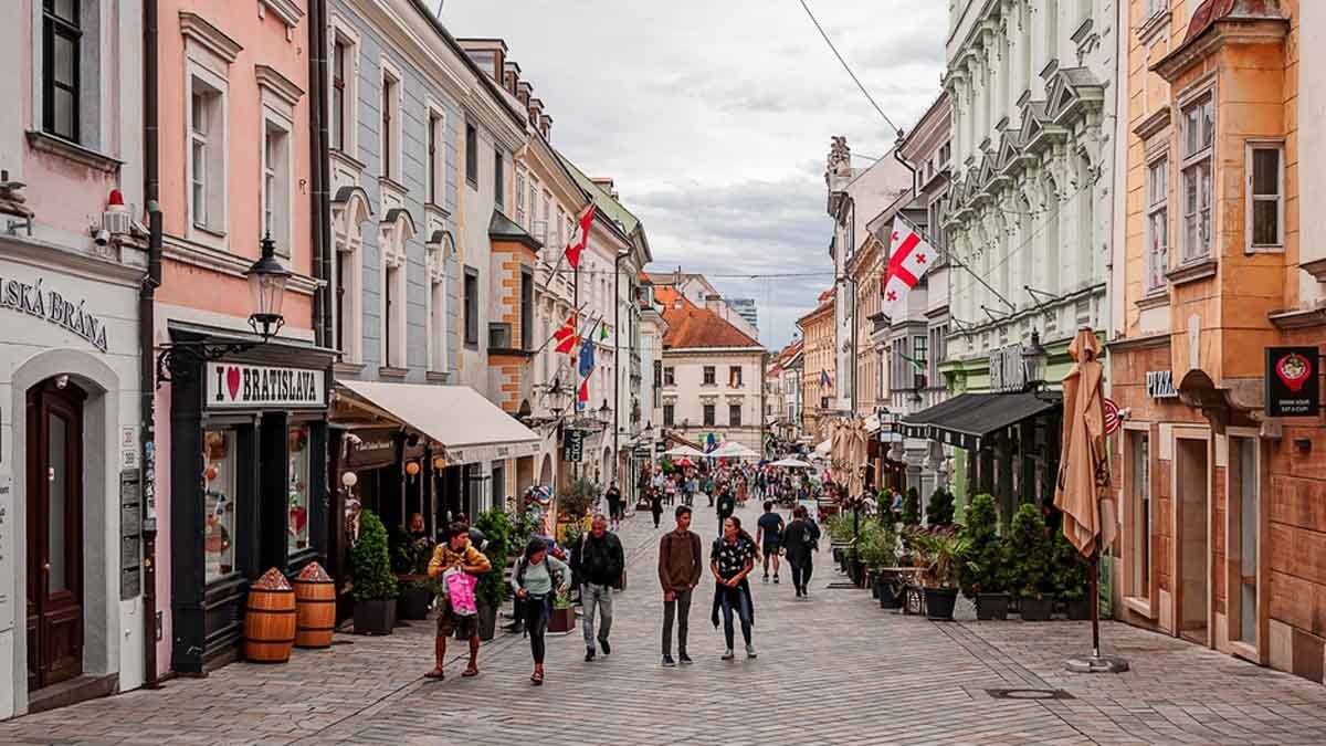 Turist cenneti ülke salgınla mücadele ediyor: İngiliz ve Fransız yetkililer vatandaşlarını uyardı, uzak durun!