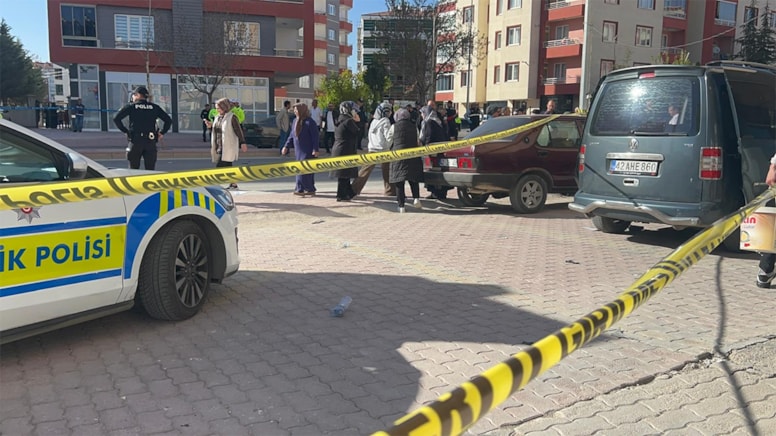 Otomobil öğrencilere çarptı: 1 ölü, 1 yaralı