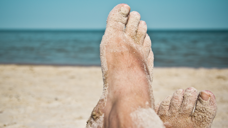 Plajda hayat kurtaracak dahiyane 'plastik poşet' yöntemi: Bir turist keşfetti