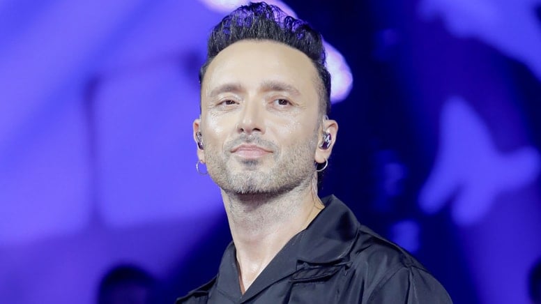 Mabel Matiz'in yeni şarkısı gündem oldu: Geliyor devrim annem, uyuma kalk