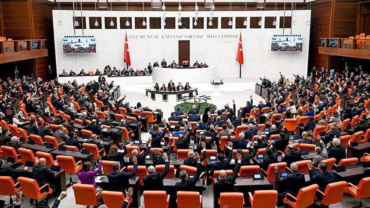 TBMM'de seçim heyecanı: Tarih belli oldu, gizli oyla seçilecek