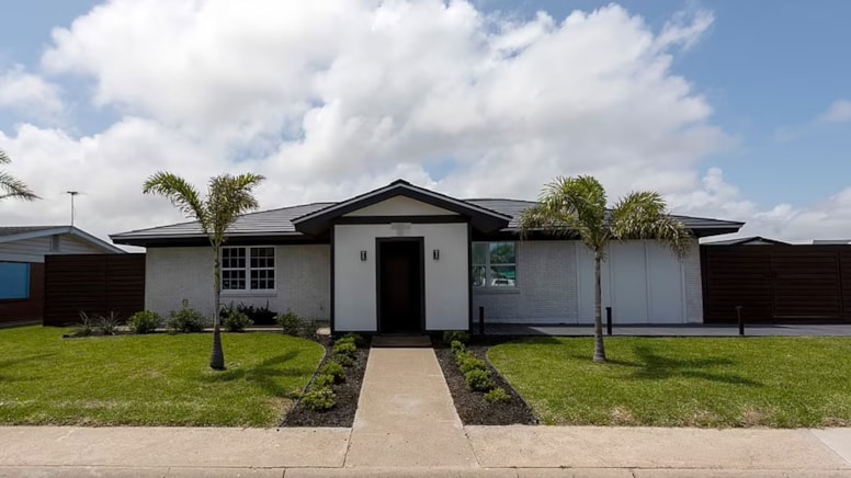 İşte dünyanın en zengin insanının 2 odalı evde 12 çocuğuyla yaşama sebebi