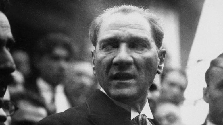Yeni Akit'ten skandal 'Atatürk' paylaşımı!