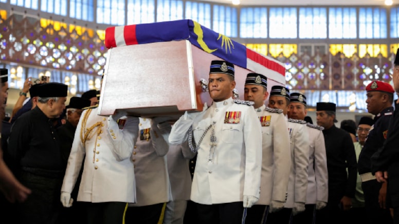 Eski Malezya Başbakanı Abdullah Ahmed Bedevi, lad yolculuğuna uğurlandı