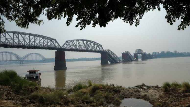 Myamar'da ölü sayısı 3 bine yaklaştı: Ordu Kızılhaç aracına ateş açtı