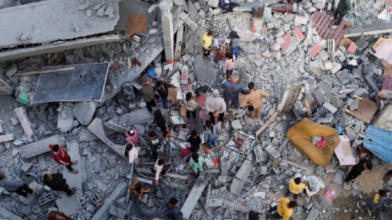 Bombardımanı arttıran İsrail, Gazzeli sivillere hedef olarak Hamas'ı gösterdi