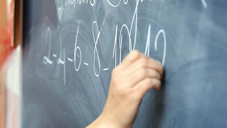 CHP’li Kış’tan öğretmen atamalarına sert tepki: Gençler işsiz, çocuklar öğretmensiz