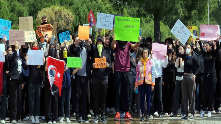 Liselilerin Bodrum'daki eyleminde gerilim
