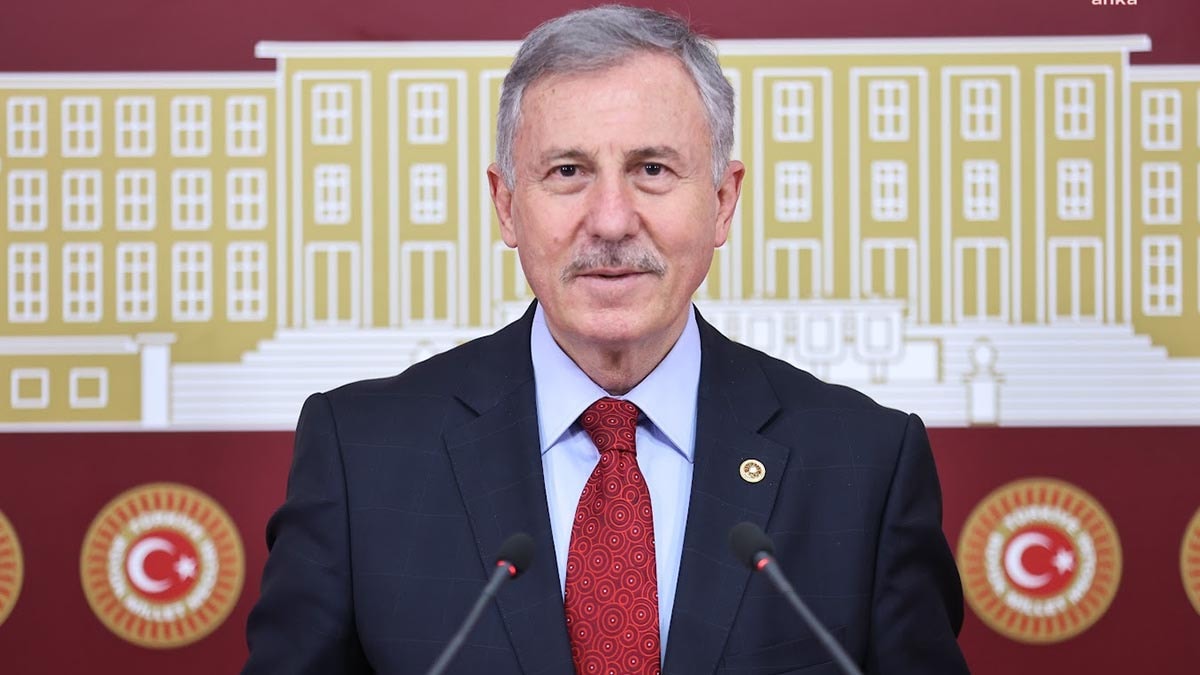 Selçuk Özdağ: "Katliamcı Trump’a niye dostum Trump deniliyor?"