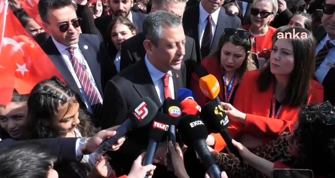 Valilik 23 Nisan yürüyüşünü yasaklamıştı: Özgür Özel son kararlarını açıkladı! thumbnail