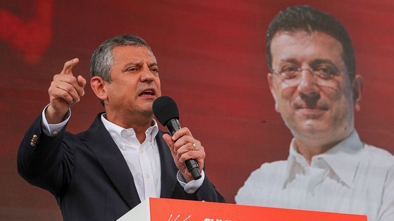 Son Dakika... CHP lideri Özel, İmamoğlu ile görüşmek için Silivri'de