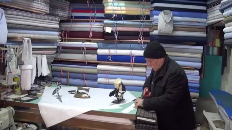 Tek bir gömlekle başladı: 61 yılda ustalığın simgesi oldu