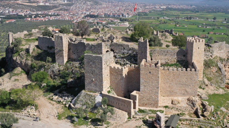 Beçin Kalesi’nin duvarları ve sarnıcı ziyarete açıldı