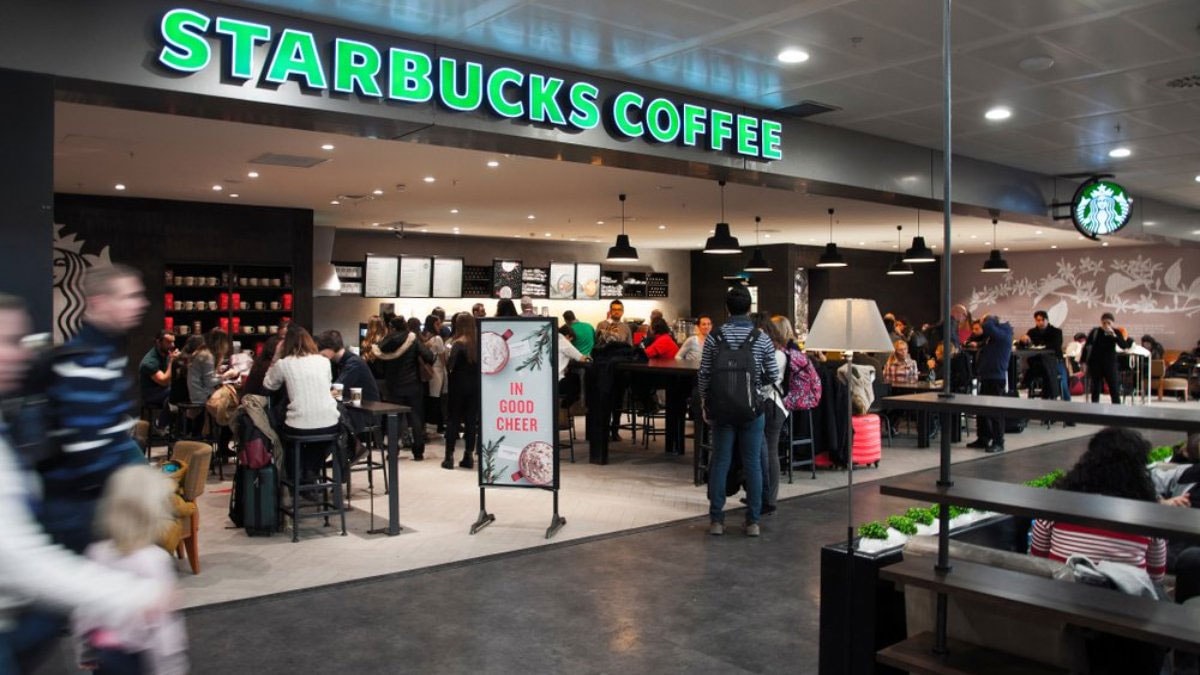 Starbucks bedavaya verdi; fırsatçılar 1.000 TL'ye sattı