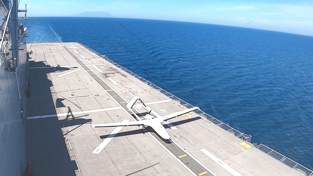 Bayraktar TB3 İHA'nın TCG ANADOLU Gemisinde Testleri