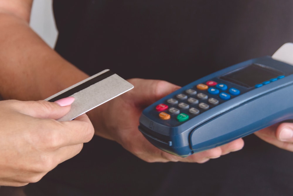 Kredi kartı kullananların yüzde 70’i bu hatayı yapıyor: Cebinizi sessizce boşaltıyor