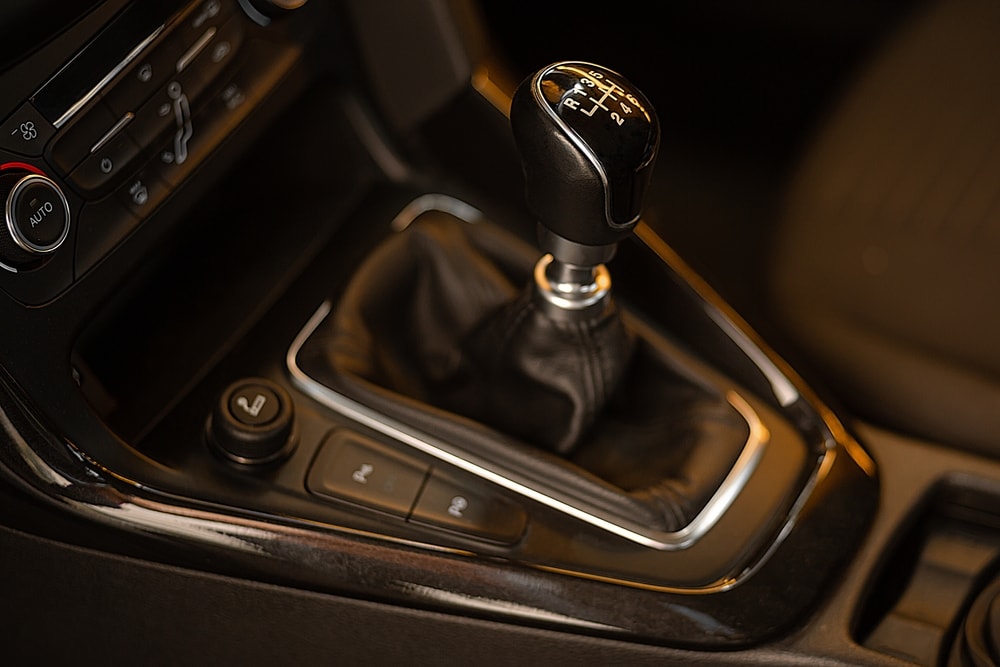 Otomobillerde 100 yıllık gelenek sona eriyor: Vites değişiyor