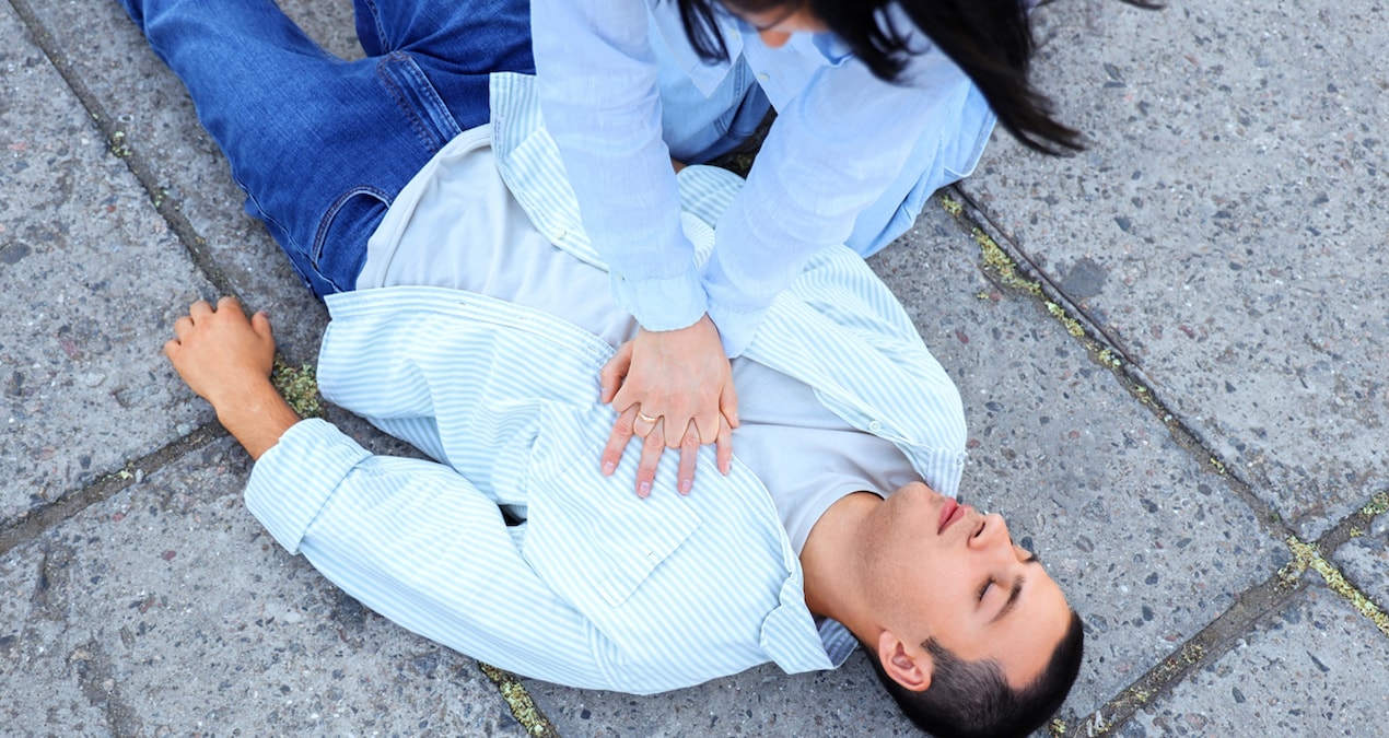 Kalp Krizini 5 Dakika İçinde Önleyin: Hayat Kurtaran İlk Müdahale Yöntemleri