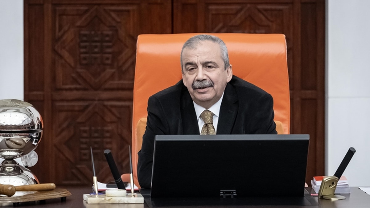 Sırrı Süreyya Önder'in kızından dikkat çeken paylaşım: 'En iyi bildiğin şeyi yap ve diren baba'