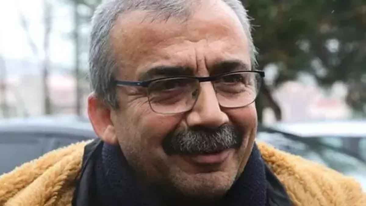 Kabine'den Sırrı Süreyya Önder mesajları