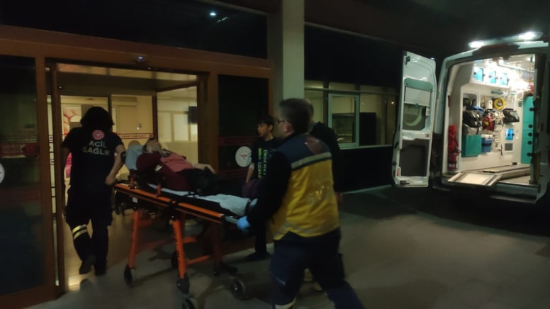 Isınmak isteyen anne-oğul az daha canından oluyordu